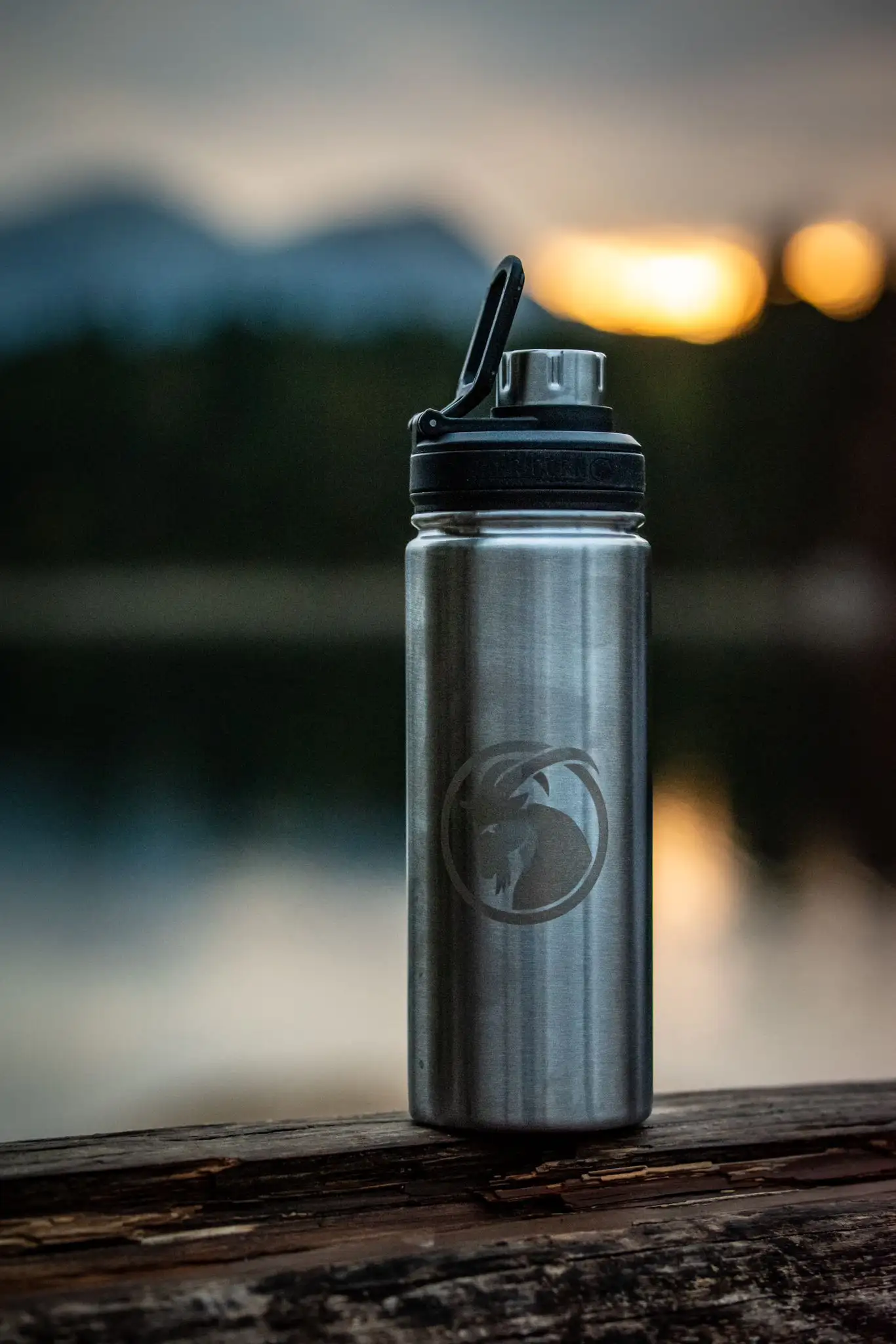 Edelstahl Trinkflasche in Abendstimmung