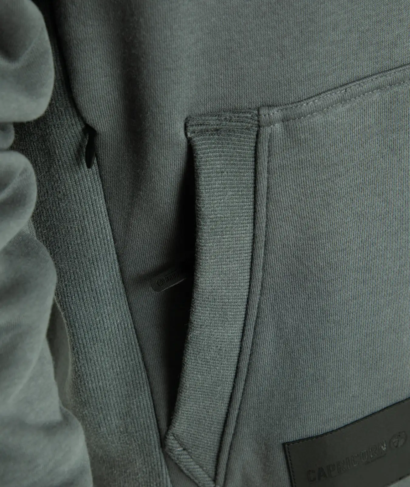 Smartphonetasche und Hidden Pocket Detailansicht