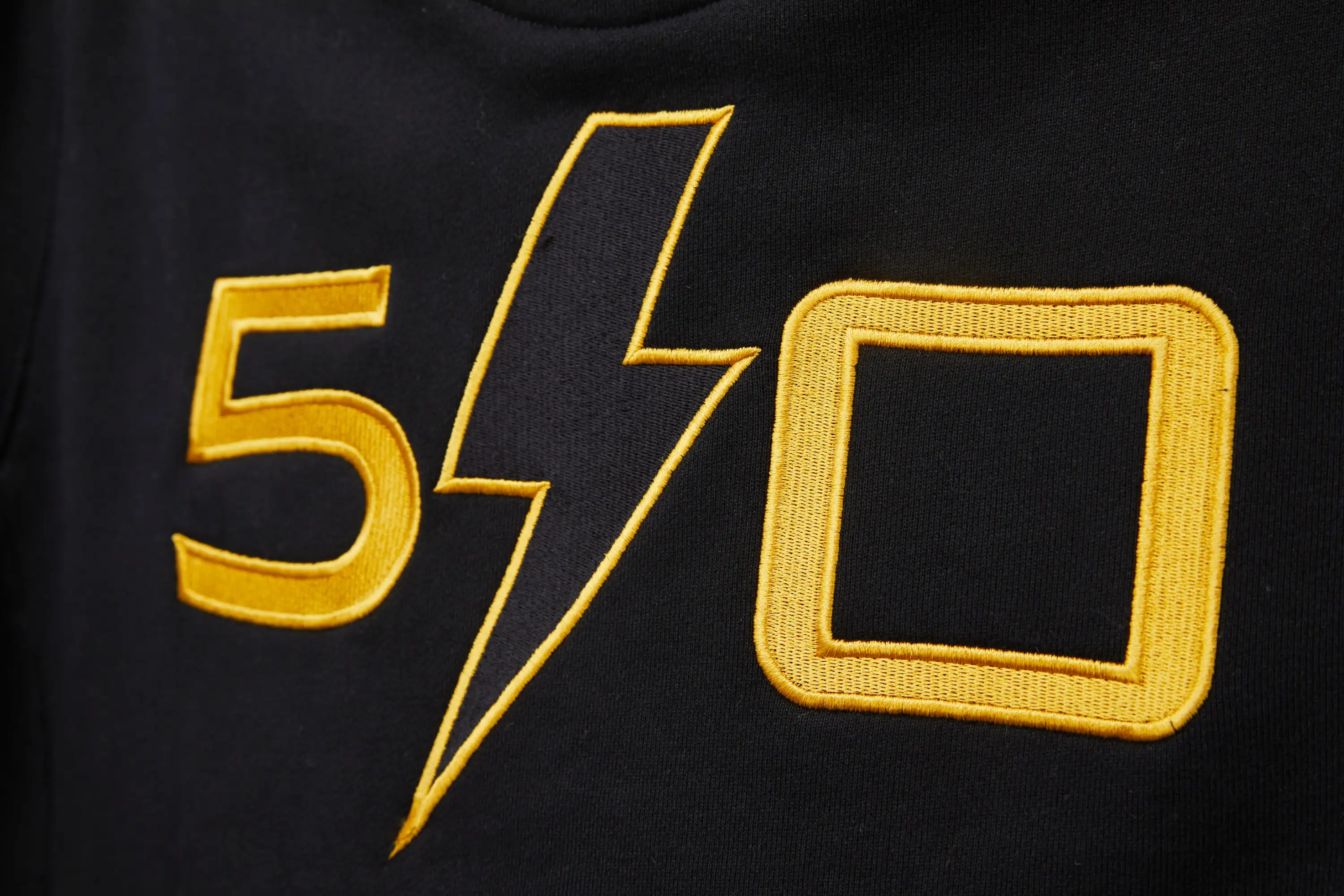 AC/DC Hoodie Detailansicht 50 auf dem Rücken